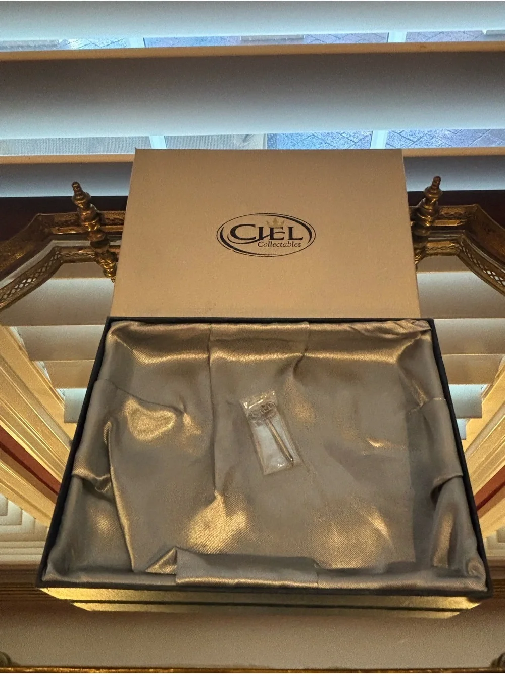 Ceil Collectibles Crystal Frame